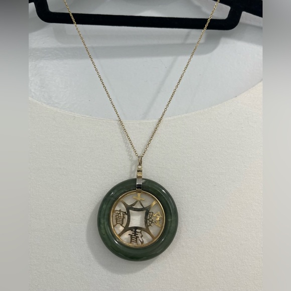 JADEITE Green and Gold-Tone Pendant - Picture 2 of 11